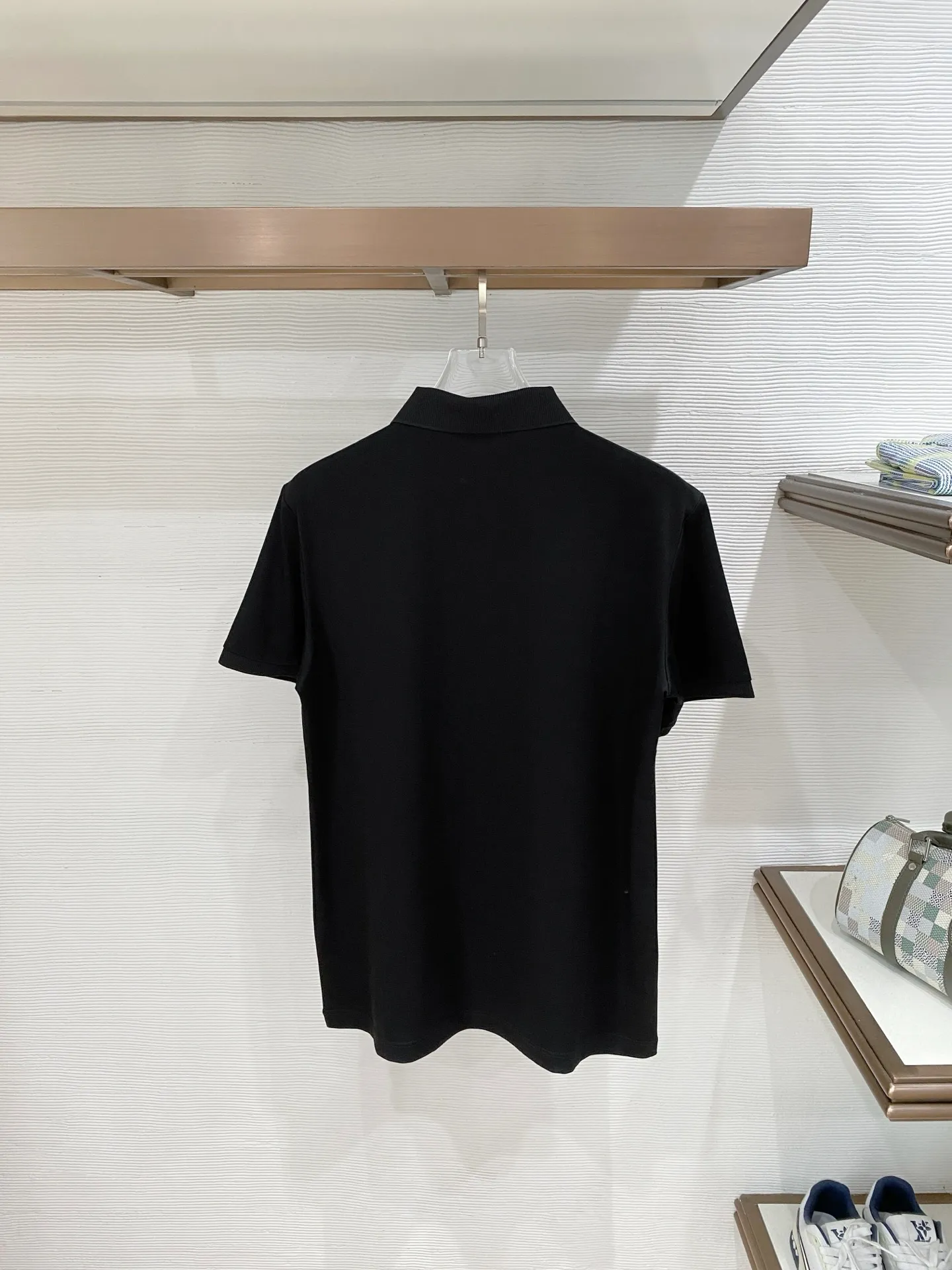 Armani Breathable ， ， 、 、Navy Blue、 。 ， ， 。 Sizes：M-4XL
